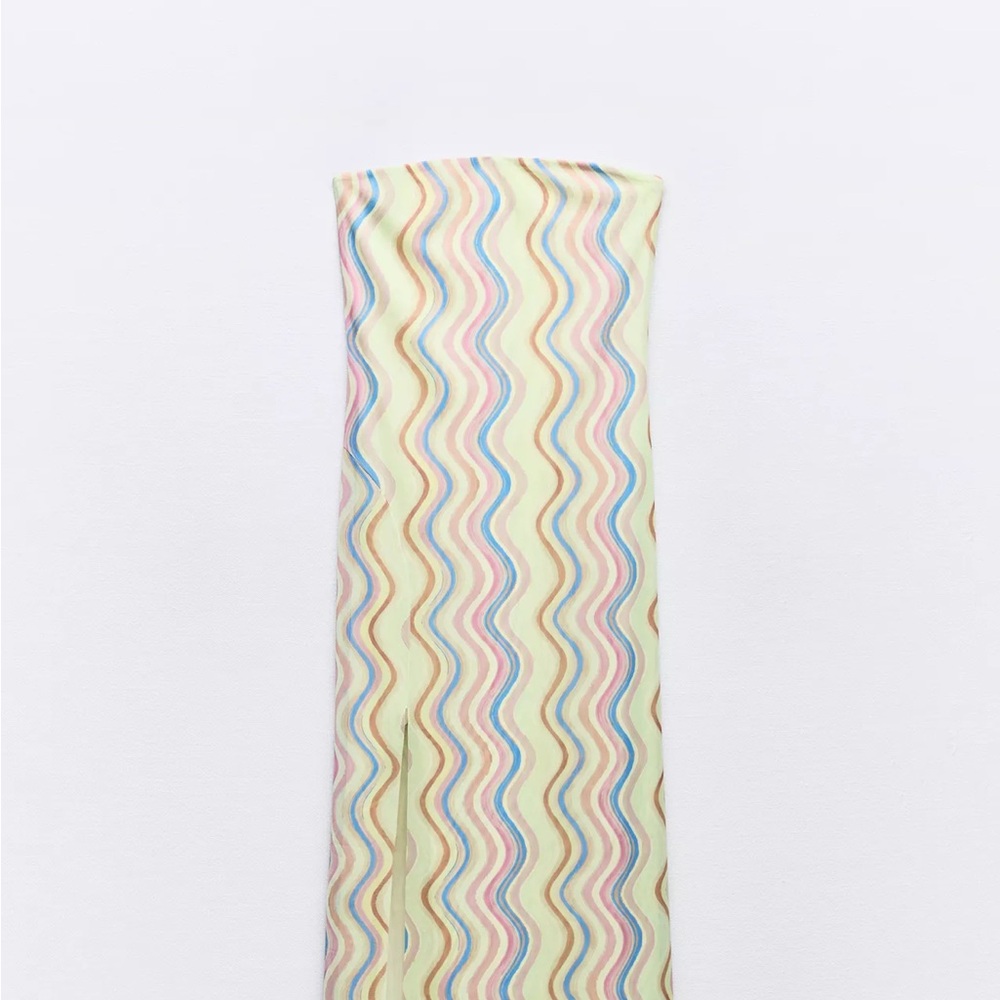 Wavy Multicolor dress. Zara